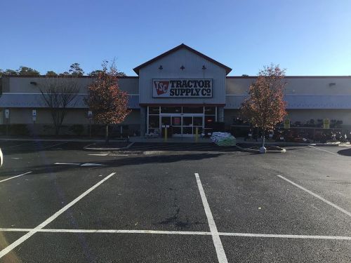  alt='Unbelievable terrible customer service!! Went to tractor supply on 3/21/26 at 2:15ish. Picked up a few items'