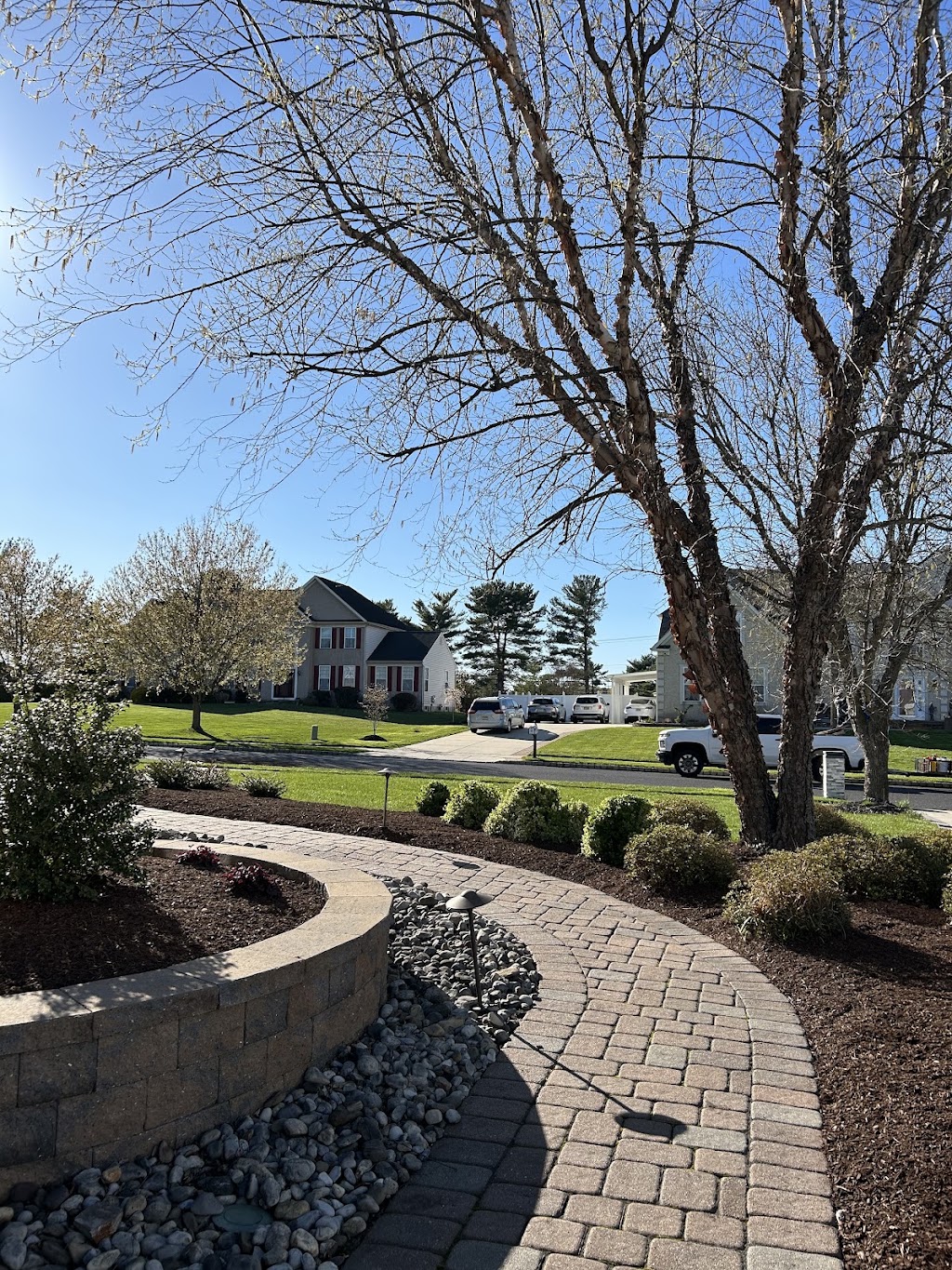 I’ve been using Solomen since early 2025 for weekly lawn mowing and a few small landscaping projects, and I’ve been very